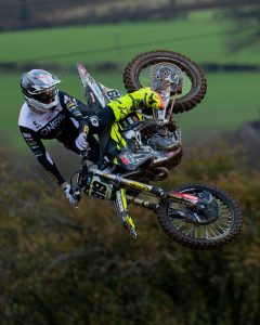 Ben Watson auf seinem Dirt Store Triumph Racing Bike