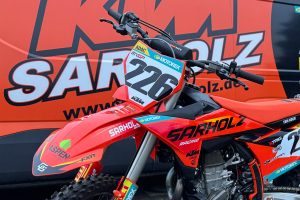 Die Sarholz KTM auf der Tom Koch 2026 an das Startgatter rollen wird