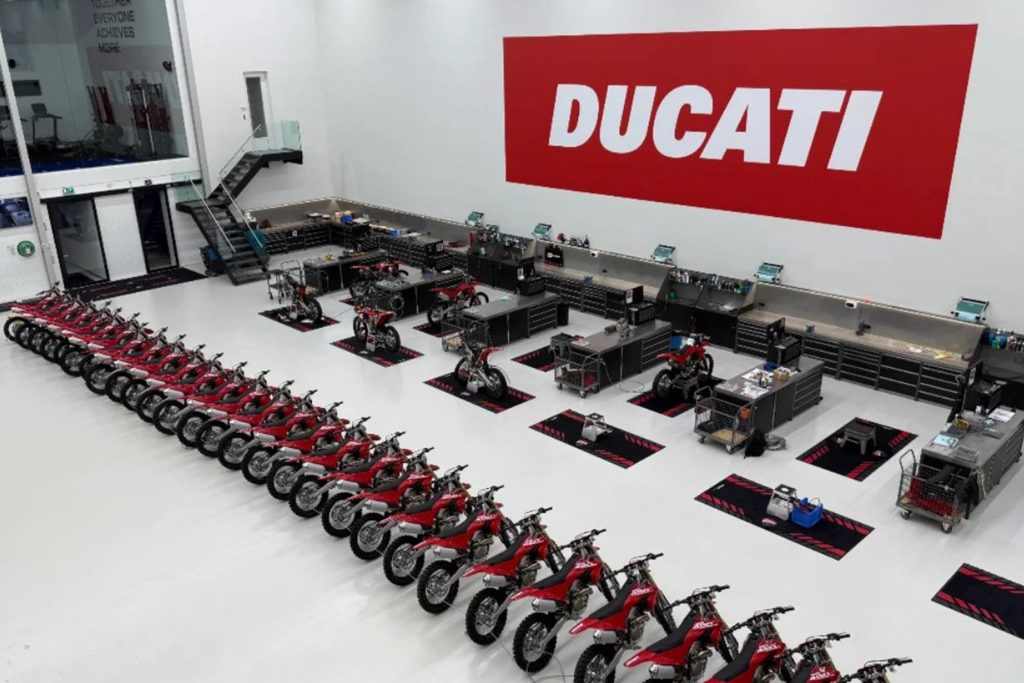 Die Werkstatt des neuen Ducati Factory Racing MXGP Team von Louis Vosters