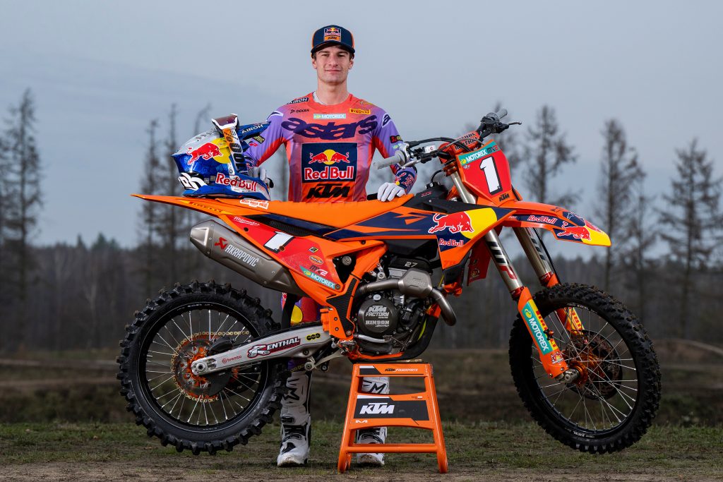 Simon Längenfelder startet 2026 die Titelverteidigung mit der Startnummer 1