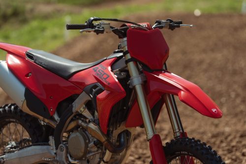 MY27 DUCATI DESMO450MX STATICS 4