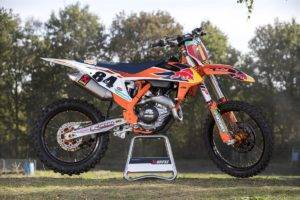 01_KTM 450 SX-F HERLINGS REPLICA