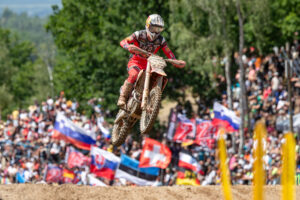 Simon Längenfelder war beim MXGP in Loket bestens aufgelegt und fuhr aufs Podium und sonst gab es viel Action für die Zuschauer zu sehen.