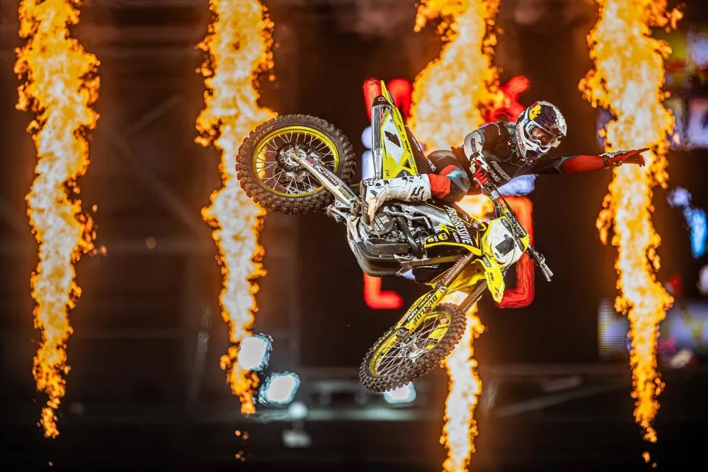 Ken Roczen wurde zum zweiten Mal Supercross Weltmeister, doch dieses Mal auf einer Suzuki.