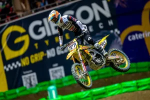 Boris Maillard bereitet sich 6 Wochen nach seinem Sturz auf das Supercross Dortmund vor.