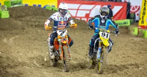 Wird es Aaron Plessinger (7) oder Ken Roczen (94) sein der beim Supercross Anaheim A2 triumphieren