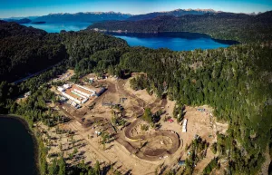 MXGP Patagonia Argentina 2024 in der Dronenansicht