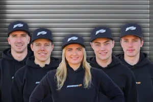 Schmicker Racing 2024: Adam Sterry, Cornelius Toendel, Lynn Valk, Dave Kooiker, William Kleemann. v.l.n.r.