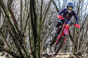 Steve Holcombe schließt sich dem Honda Racing Redmoto World Enduro Team an.
