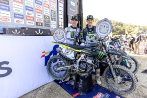 Mikkel Haarup und Camden McLellan schafften es in Spanien mit der Triumph aufs Podium.