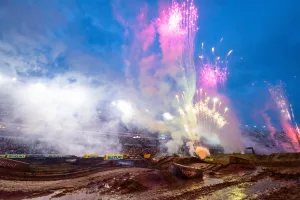 Supercross Daytona 2024 mit einem gigantischem Feuerwerk