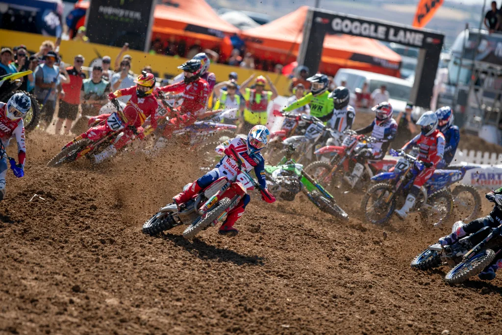 Auch beim MXGP of Spain 2023 krachte es gewaltig.