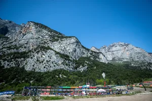 Vor eindrucksvoller Kulisse findet der MXGP of Trentino in Pietramurata statt.