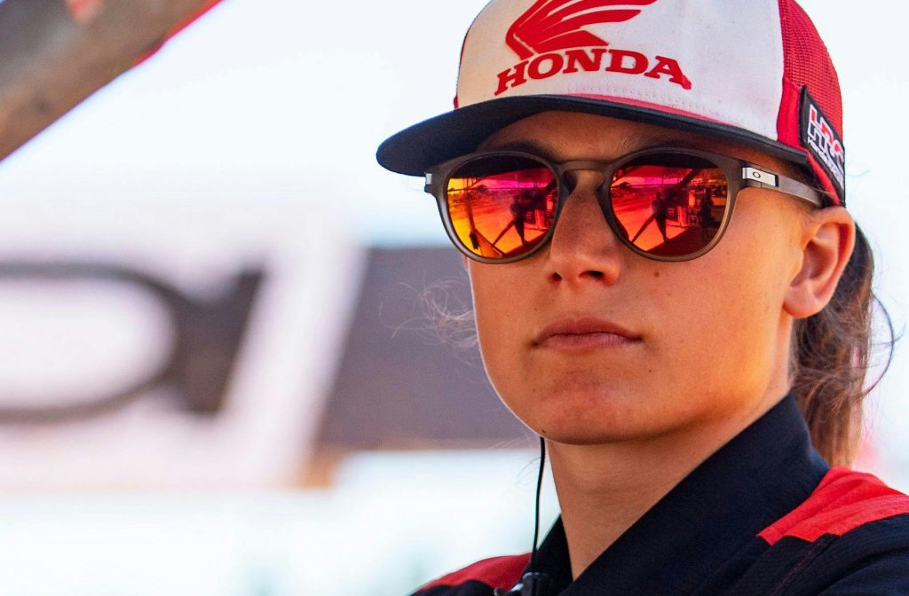 Federica Sezzi ist Rennmechanikerin von HRC Factory Pilot Ruben Fernandez in der Motocross Weltmeisterschaft