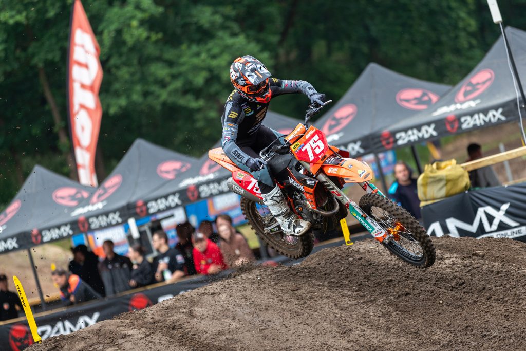 Bradley Masters geht mit dem Red Plate des Tabellenführenden des Youngster Cup in Vellahn an den Start.