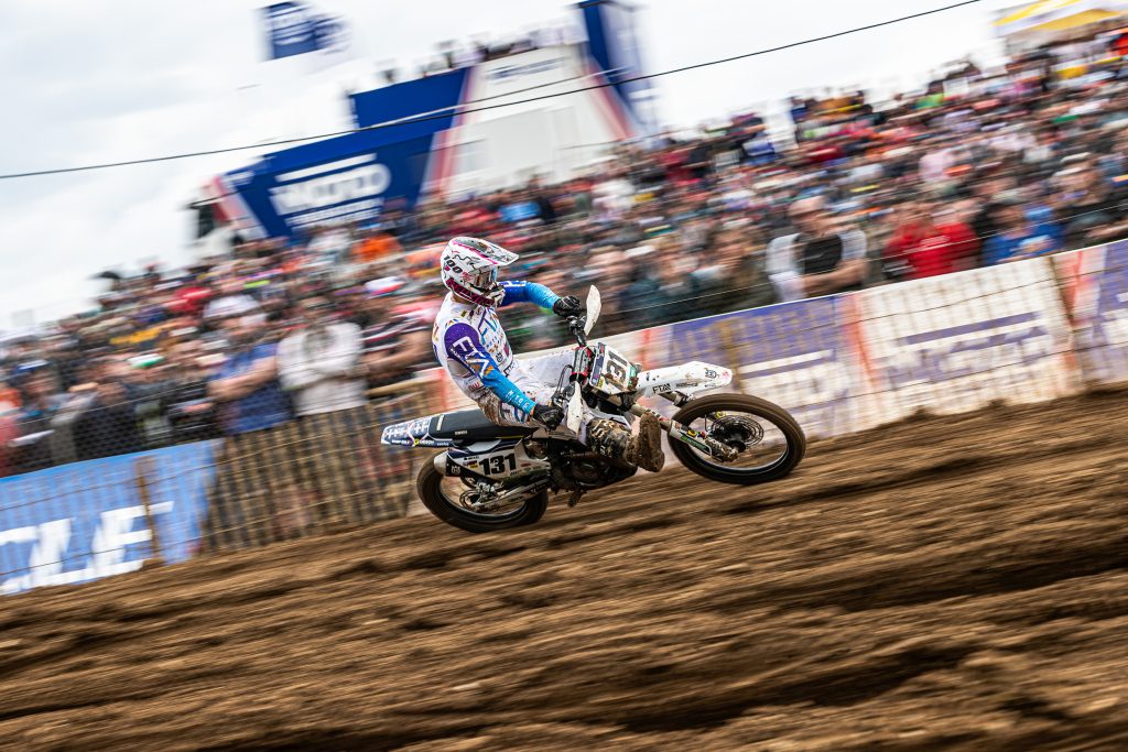 Cato Nickel vor tausenden französischen Fans bei seinem allerersten MXGP-Rennen.