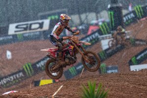 Jorge Prado (Gasgas) bei sintflutartigen Regenfällen während des MXGP of Portugal