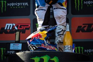 The Beast´s Return steht auf dem Helm von Jeffrey Herlings