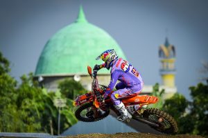 Jeffrey Herlings und Lucas Coenen gewannen das Qualifying Race beim MXGP of Lombok.