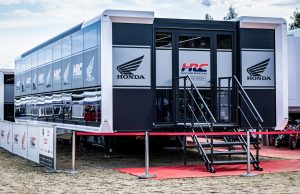 Der neue Trend im MXGP Paddock - die Fishbowl. Auch HRC verwehrt sich diesem Trend nicht.