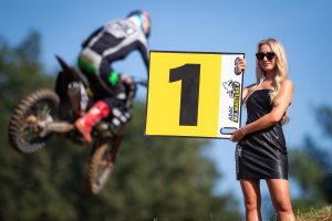 Die Nummerngirls gibt es auch 2025 beim ADAC MX Masters.