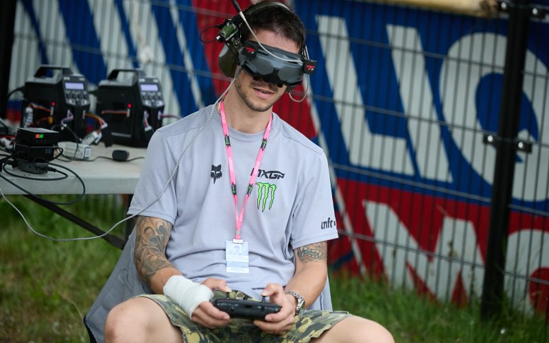 Wenn Gaëtan Valente seine FPV-Brille aufsetzt, ist er in seiner eigenen Welt.