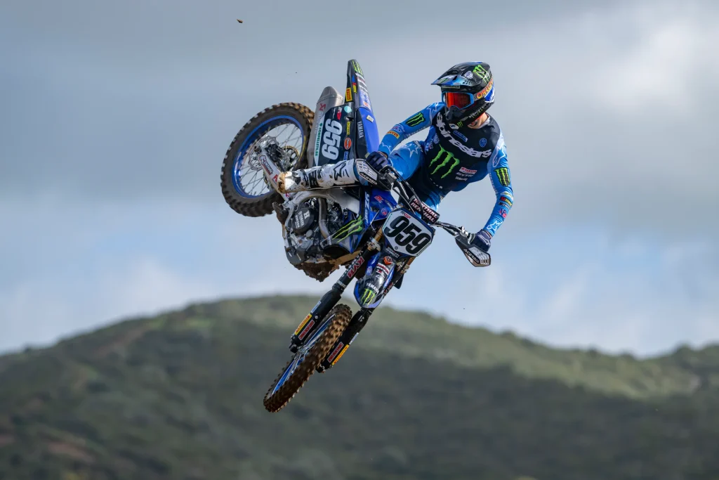 Maxime Renaux wird neben Calvin Vlaanderen und Jago Geerts im Yamaha Factory MXGP Team in die Saison 2025 starten.