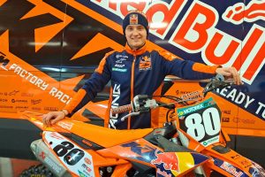 Willy Stephan ist KTM Werksmechaniker des Weltmeisters der Saison 2023, Andrea Adamo