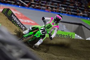 Jorge Prado hat sich vermutlich beim Supercross Anaheim 2 verletzt.