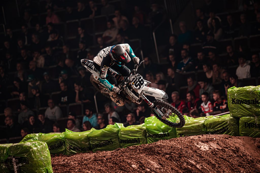 Jeremy Hand beim Überqueren der Brücke beim 40. Supercross Dortmund