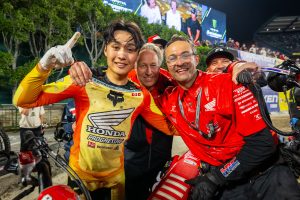 Jo Shimoda hatte nach seinem Sieg beim Supercross A1 gut lachen