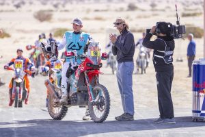 Mason Klein auf seiner Kove, nach dem Prolog der Dakar 2025. / Foto: Julien Delfosse - DPPI