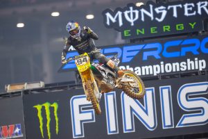 Ken Roczen gewann das erste Main Event des Abends beim Triple Crown in Arlington, Texas.