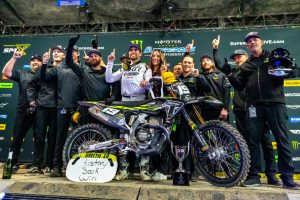 Jordon Smith feiert in Glendale ersten Supercross Sieg für Triumph