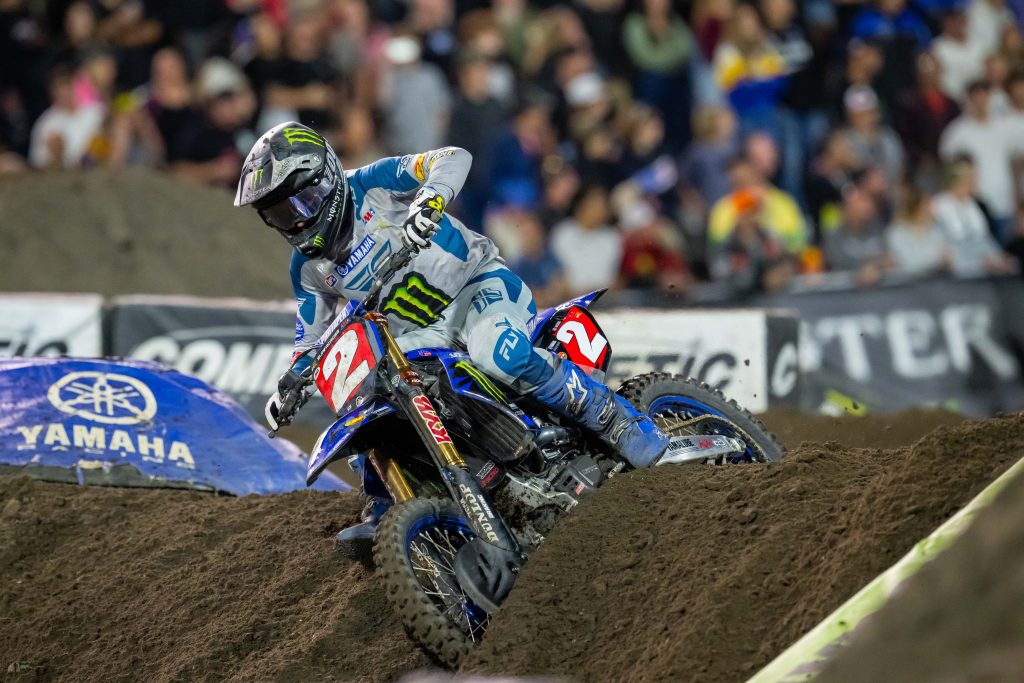 Cooper Webb dominierte das Main Event des Supercross Indianapolis 2025