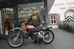 Wolfgang Büttner mit der Husqvarna 250 und Startnummer 76.