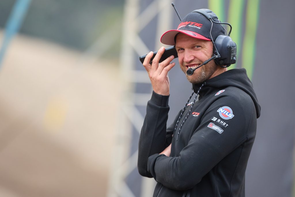 Kevin Strijbos hat bei den derzeitigen Erfolgen des Fantic MXGP Factory Teams gut lachen.