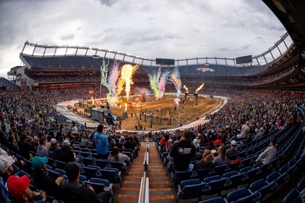 Empower Field at Mile High - Die Heimat der NFL Denver Broncos
