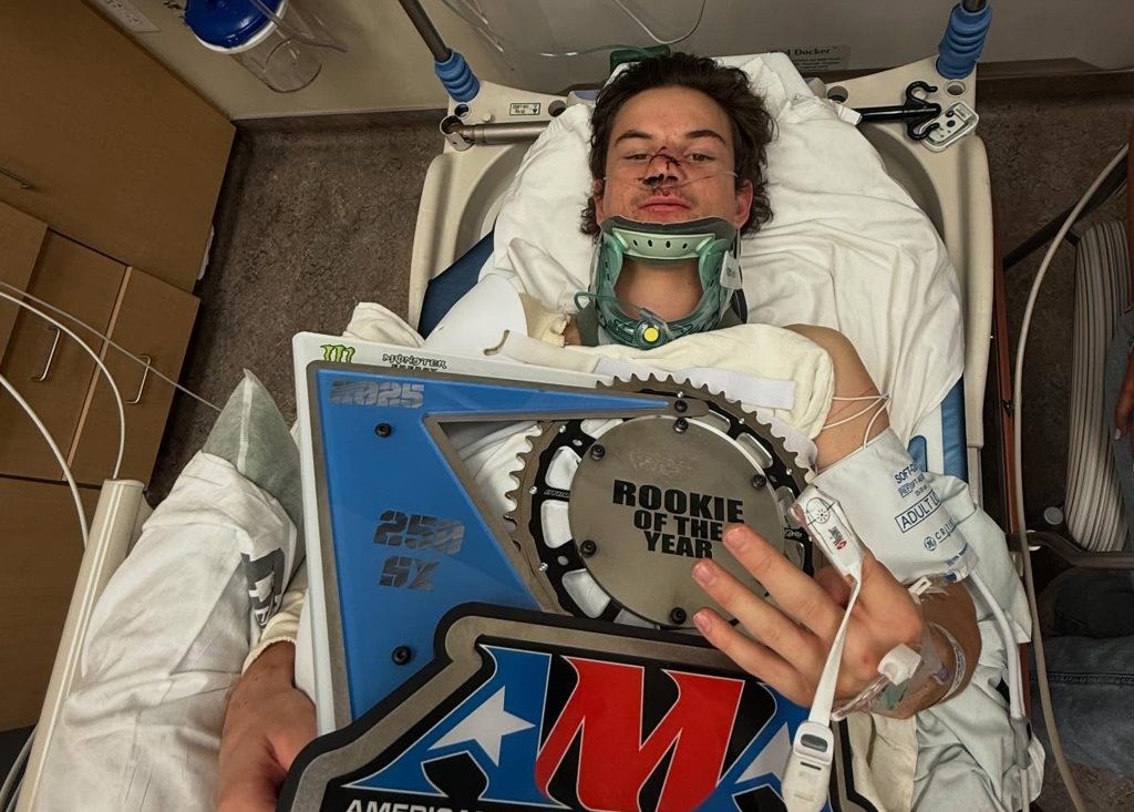 Cole Davies im Krankenhausbett