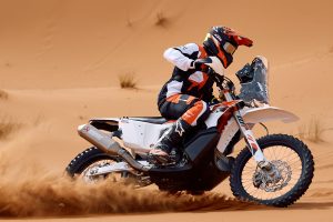 KTM 450 Rally Replica 2025 in Action