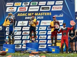 Das falsche Podium in Dreetz - Talviku (links) und Van de Moosdijk (rechts) tauschten nach dem Podium offiziell die Platzierungen.
