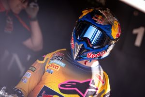 Nach gut einem Jahr Pause steht Jeffrey Herlings wieder ganz oben auf dem Podium.