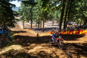 Chase Sexton setzt sich in Washougal gegen Jett Lawrence durch.