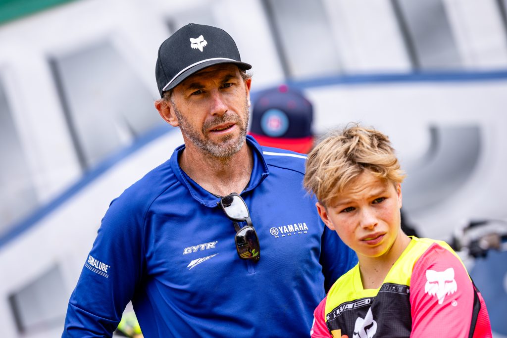 Ben Townley mit Sohn Jaggar beim ADAC MX Masters Bielstein 2025.