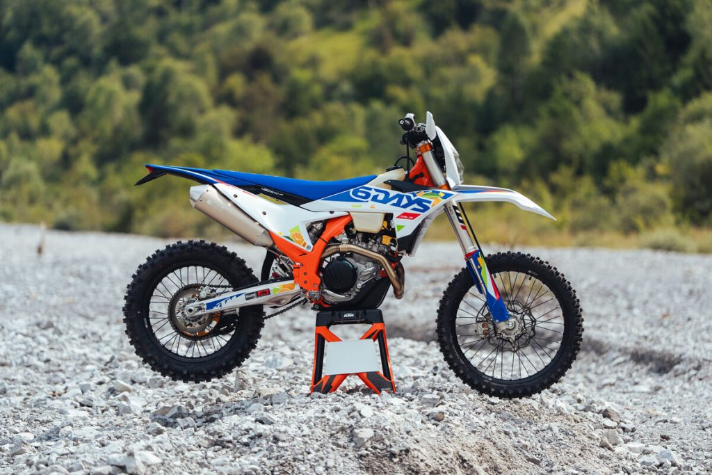 Die Modellreihe der EXC 6DAYS Bikes umfasst auch das 450 EXC-F Bike.