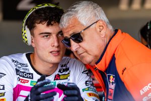 Coenen Lucas mit Teamchef Claudio DeCarli beim MXGP of the Netherlands 2025.