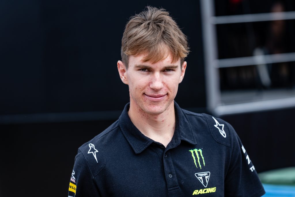 Camden McLellan wird auch weiterhin für das Triumph Factory Racing Team an das Gatter der MX2-Weltmeisterschaft rollen.