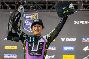 Jo Shimoda gewinnt SMX Titel 2025.
