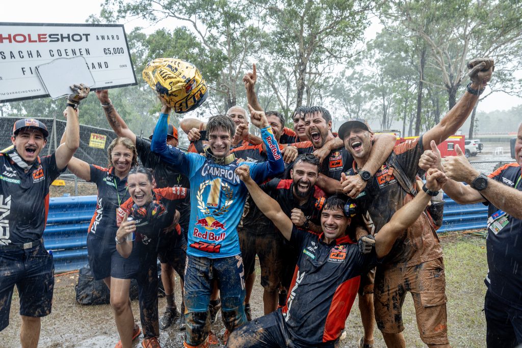 Simon Längenfelder krönte sich in Darwin zum dritten deutschen Motocross Weltmeister.