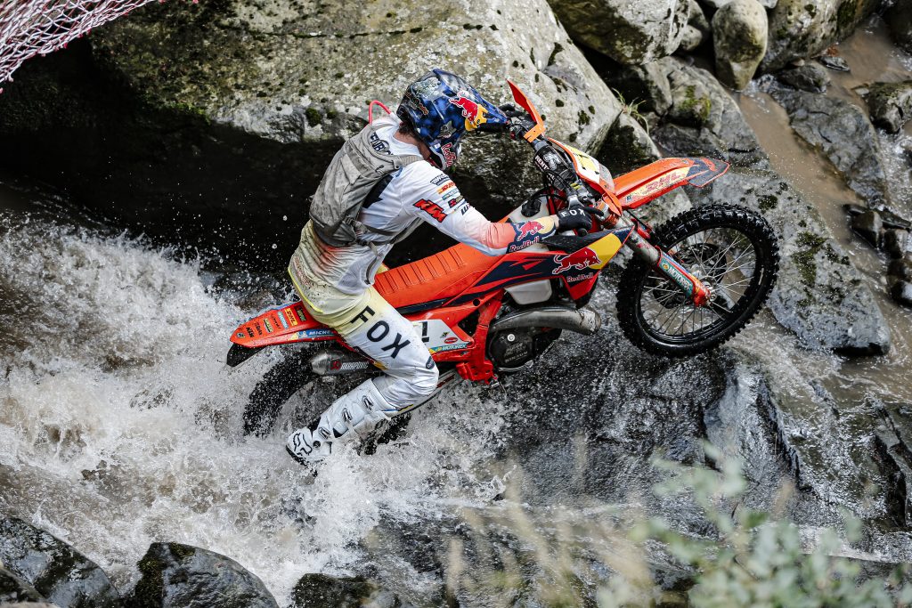 Manuel Lettenbichler verteidigt in Abestone die Hard Enduro WM Tabellenführung.